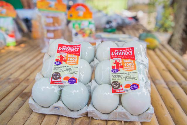 4. กลุ่มวิสาหกิจชุมชนไข่เค็มร่วมใจพัฒนา (นางปราณี จะนต)  ต.ในเมือง อ.เมือง จ.กำแพงเพชร