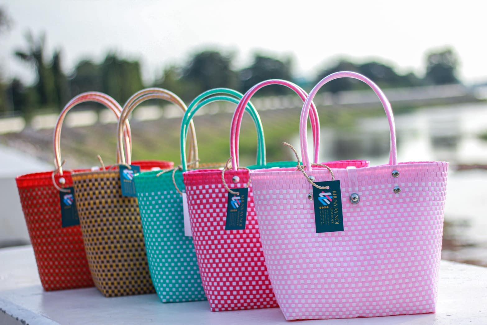 กระเป๋าสาน KHUNYAY NOI