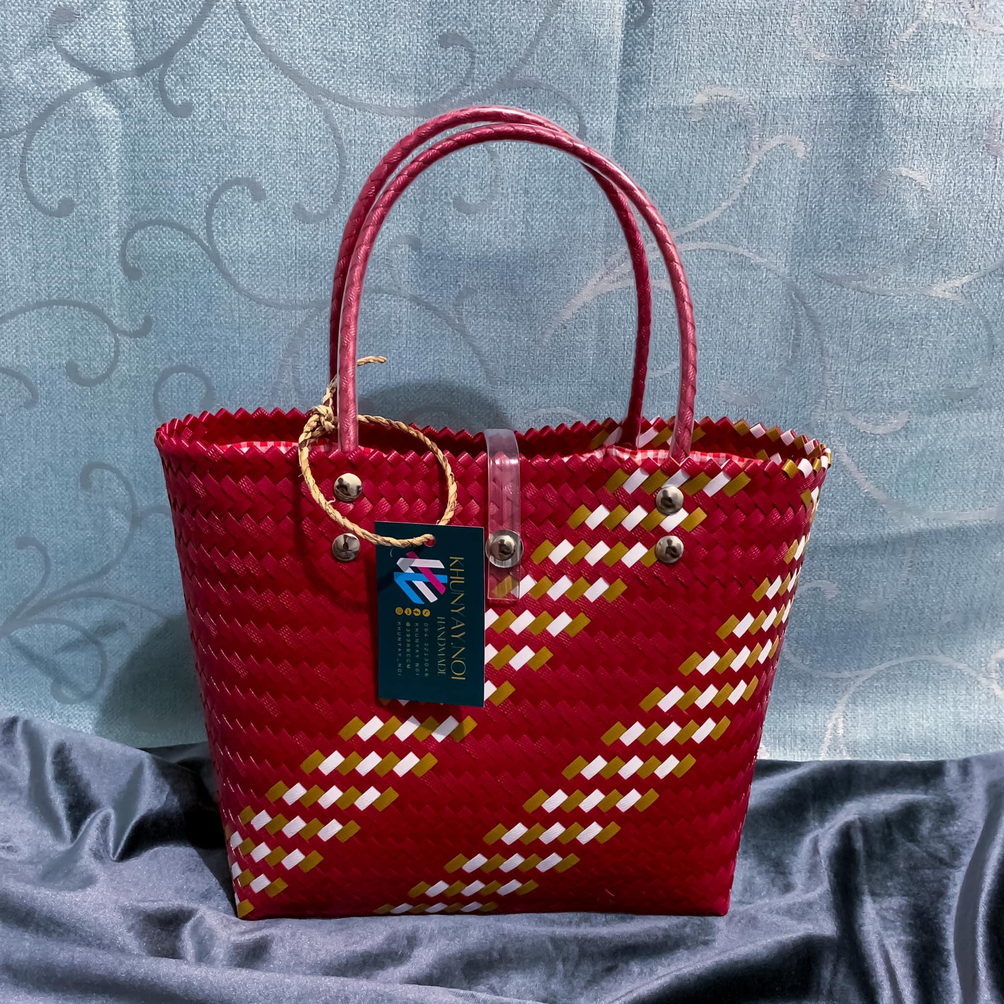 24. กระเป๋าสาน KHUNYAY NOI