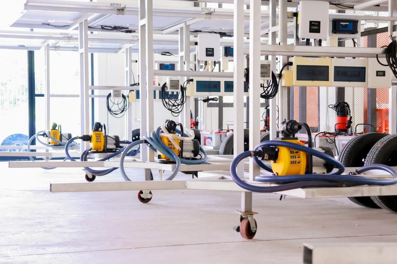 1. มหาวิทยาลัยราชภัฏกำแพงเพชร เตรียมเปิดศูนย์การเรียนรู้ตลอดชีวิตและพัฒนามาตรฐานวิชาชีพ