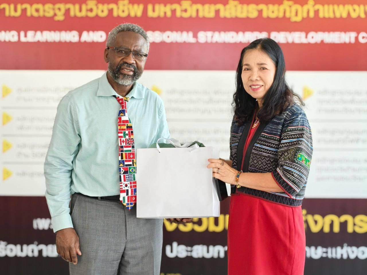 3. ศูนย์ LPC มหาวิทยาลัยราชภัฏกำแพงเพชร ต้อนรับผู้เชี่ยวชาญจากสหรัฐอเมริกา แลกเปลี่ยนความรู้ด้านการเรียนรู้ตลอดชีวิต