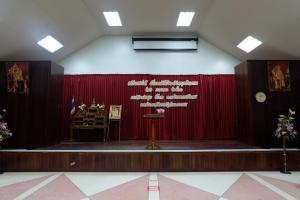 2. รับฟังการบรรยายพิเศษ “สร้างเสน่ห์เพิ่มพลังชีวิตด้วยบุคลิกภาพ” วันที่ 21 มกราคม 2560  ณ ห้องประชุม ชั้น 1 คณะวิทยาการจัดการ