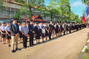 4. กิจกรรมเชิญธงชาติเนื่องในวันพระราชทานธงชาติไทยและครบรอบ 100 ปี ธงชาติไทย วันที่ 28 กันยายน 2560  ณ บริเวณเสาธงหน้าอาคาร 1 (อาคารสำนักบริการวิชาการและจัดหารายได้) 