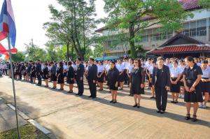 5. กิจกรรมเชิญธงชาติเนื่องในวันพระราชทานธงชาติไทยและครบรอบ 100 ปี ธงชาติไทย วันที่ 28 กันยายน 2560  ณ บริเวณเสาธงหน้าอาคาร 1 (อาคารสำนักบริการวิชาการและจัดหารายได้) 