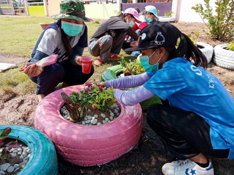 2. อบรมเชิงปฏิบัติการการจัดสภาพแวดล้อมภายนอก (สวนหย่อม BBL) วันที่ 25 กุมภาพันธ์ 2561 ณ ศูนย์พัฒนาเด็กเล็กบ้านท่าขุนราม