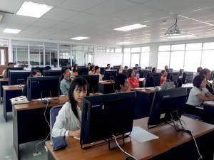 47. อบรมหลักสูตรสร้างยอดขายออนไลน์ ด้วยการตลาดยุคดิจิทัล สำหรับ SME วันที่ 17 - 18 พฤษภาคม 2561 ณ ห้องปฏิบัติการคอมพิวเตอร์ ชั้น 7/1 อาคารศูนย์ภาษาและคอมพิวเตอร์