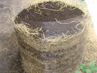 3. กิจกรรมอบรมเชิงปฏิบัติการการทำปุ๋ยอินทรีย์แบบไม่พลิกกลับกอง วันที่ 22 กุมภาพันธ์ 2562 ณ ศาลาเอนกประสงค์ชุมชนบ้านใหม่ศรีอุบล หมู่ที่ 8 ตำบลนิคมทุ่งโพธิ์ทะเล อำเภอเมืองกำแพงเพชร จังหวัดกำแพงเพชร