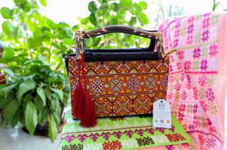 4. ลงพืันที่เก็บข้อมูลในโครงการส่งเสริมการตลาดออนไลน์ KPRU OTOP วันที่ 14 กุมภาพันธ์ 2563 ณ บ้านอุดมทรัพย์ ต.หินดาด อ.ปางศิลาทอง จ.กำแพงเพชร