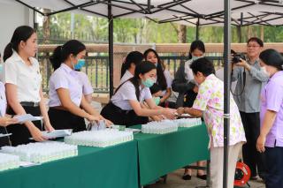 2. กิจกรรมเสริมความรู้ป้องกัน COVID-19 วันที่ 12 มีนาคม 2563 ณ หน้าสำนักงานหอการค้า จังหวัดกำแพงเพชร