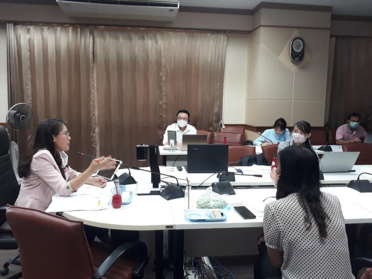 4. ประชุมวางแผนการดำเนินงานโครงการจ้างงานประชาชนที่ได้รับผลกระทบจากสถานการณ์การระบาดของโรคติดเชื้อไวรัสโคโรน่า 2019 (COVID-19) วันที่ 5 พฤษภาคม 2563 ณ ห้องประชุมดารารัตน์ ชั้น 4 อาคารเรียนรวมและอำนวยการ (อาคาร 14)
