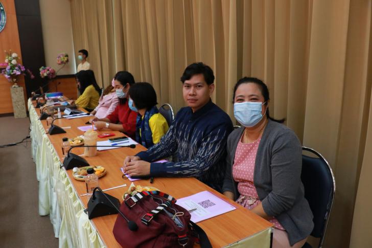 4. ประชุมโครงการยกระดับเศรษฐกิจและสังคมรายตำบลแบบบูรณาการ (1 ตำบล 1 มหาวิทยาลัย) ร่วมกับจังหวัดกำแพงเพชร วันที่ 4 ธันวาคม 2563 ณ ห้องประชุมดาวเรือง ชั้น 9 อาคารเรียนรวมและอำนวยการ มหาวิทยาลัยราชภัฏกำแพงเพชร