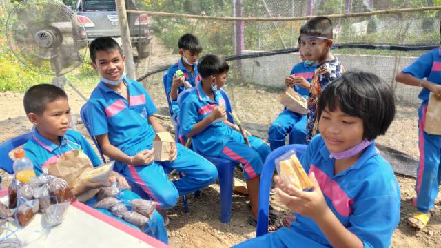 4. อบรมเชิงปฏิบัติการการขยายพันธุ์พืช วันที่ 24-25 กุมภาพันธ์ 2565 ณ โรงเรียนบ้านคลองเรือ ต.เทพนคร อ.เมือง จ.กำแพงเพชร