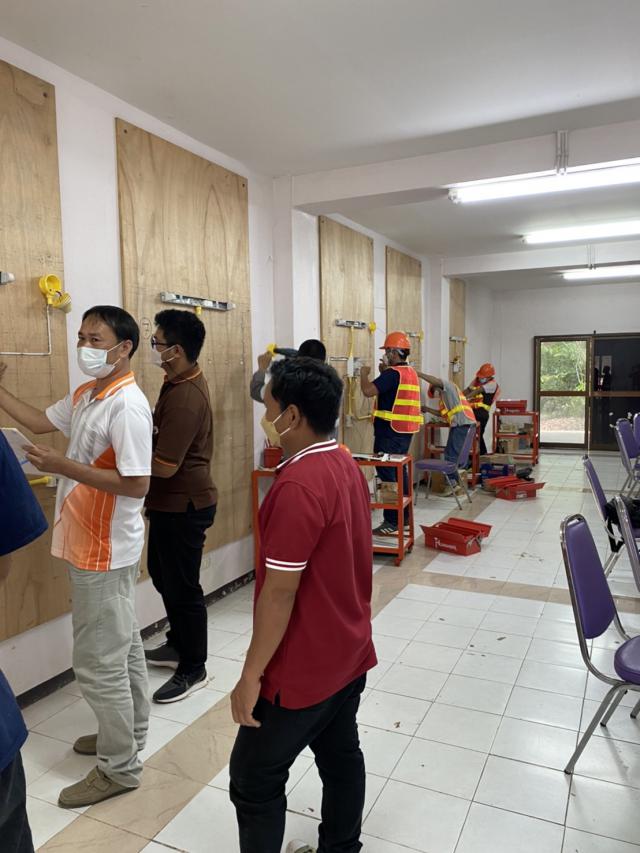 2. กิจกรรมทดสอบมาตรฐานฝีมือแรงงาน สาขาช่างไฟฟ้าภายในอาคาร ระดับ 1 ระหว่างวันที่ 31 มีนาคม 2565 ถึงวันที่ 2 เมษายน 2565 ณ ห้องประชุมกาสะลอง หอประชุมทีปังกรรัศมีโชติ และศูนย์ทดสอบมาตรฐานฝีมือแรงงาน มหาวิทยาลัยราชภัฏกำแพงเพชร