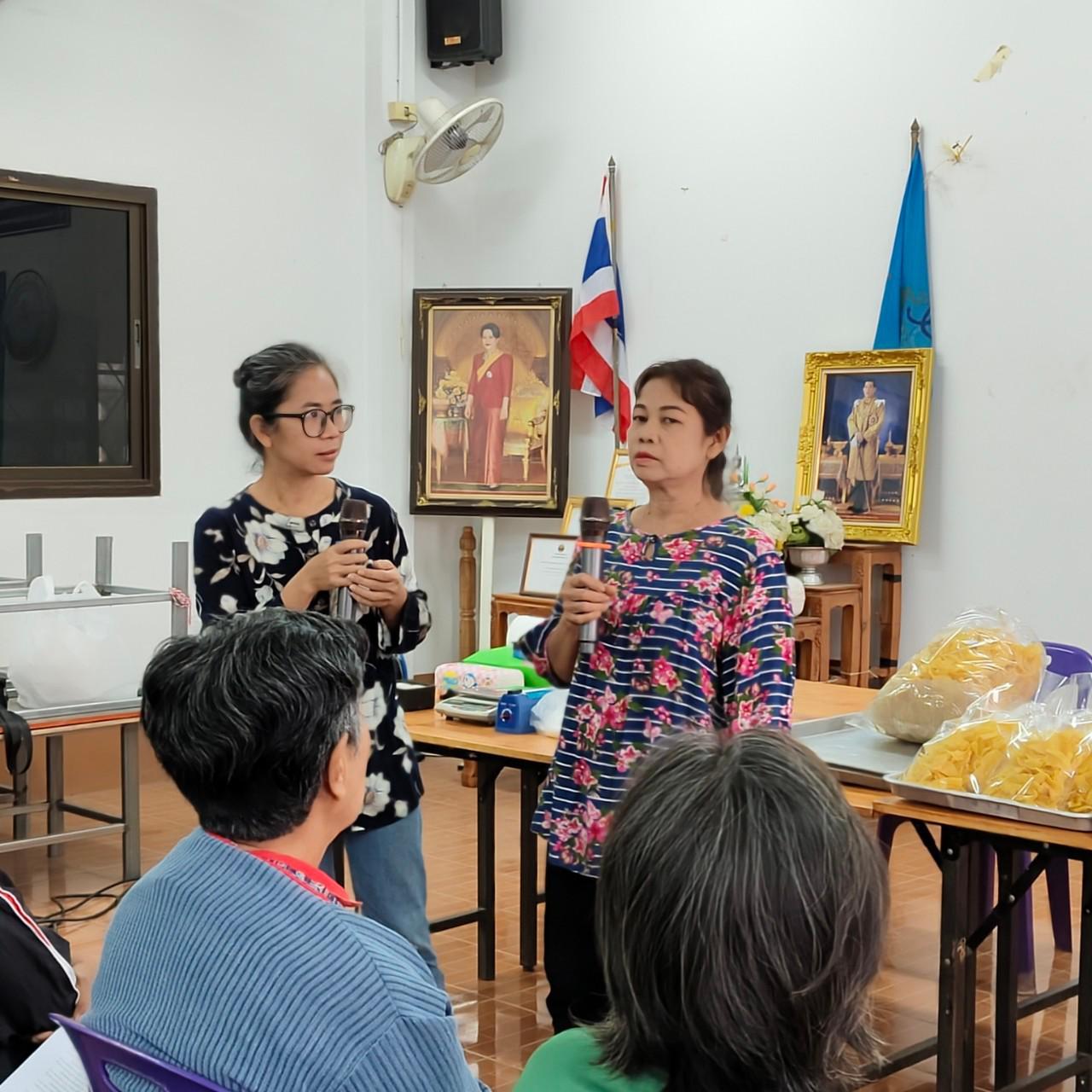 2. กิจกรรมโครงการยกระดับผลิตภัณฑ์ชุมชนสู่แพลตฟอร์มออนไลน์ (กล้วยฉาบ) ของกลุ่มวิสาหกิจชุมชนแปรรูปผลิตภัณฑ์บ้านสหกรณ์ วันที่ 25 กุมภาพันธ์ 2568 ณ ศาลาประชาคมบ้านสหกรณ์ หมู่ที่ 3 ตำบลทรงธรรม อำเภอเมือง จังหวัดกำแพงเพชร