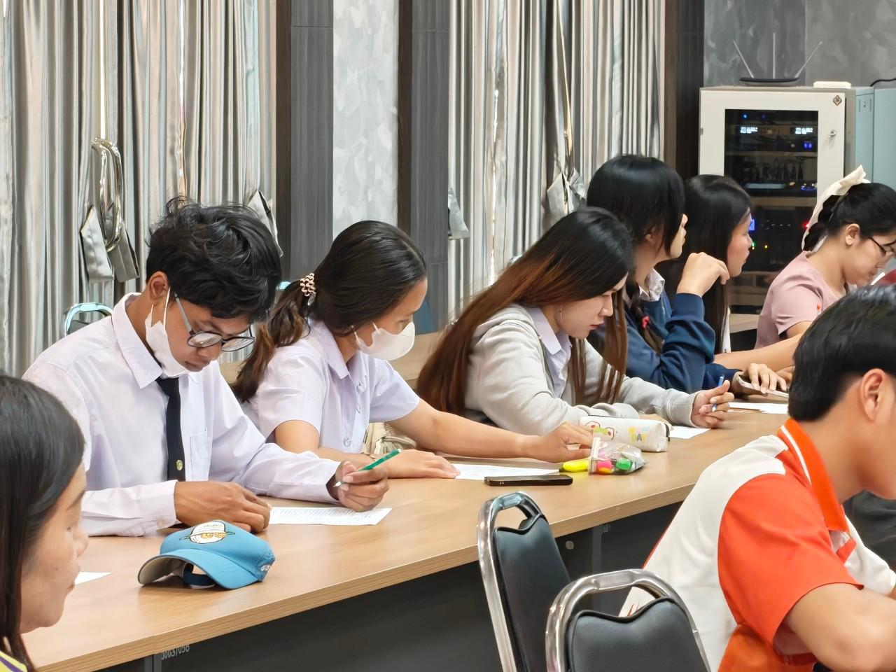 3. ประชุมชี้แจงรายละเอียดงานที่ต้องส่งมอบ ในโครงการออมสินยุวพัฒน์รักษ์ถิ่น ปี 2568 วันที่ 4 มีนาคม 2568 ณ ห้องประชุม KPRU HOME ชั้น 1 สำนักบริการวิชาการและจัดหารายได้ มหาวิทยาลัยราชภัฏกำแพงเพชร