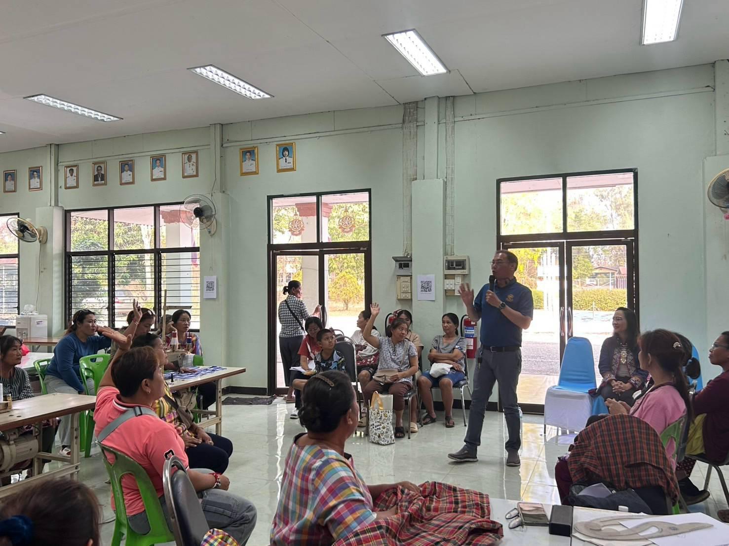 4. ที่ปรึกษาในการยกระดับคุณภาพชีวิตและรายได้ให้กับวิสาหรกิจชุมชนกลุ่มทอผ้า วันที่ 20 มีนาคม 2568 ณ ห้องประชุมนิคมสร้างตนเองทุ่งโพธิ์ทะเล จังหวัดกำแพงเพชร