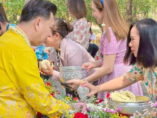 4. เข้าร่วมพิธีรดน้ำขอพร เนื่องในโอกาสวันสงกรานต์ ปีใหม่ไทย วันที่ 10 เมษายน 2568 ณ สวนป่าเฉลิมพระเกียรติ 77 พรรษา มหาราชินี ศูนย์ราชการจังหวัดกำแพงเพชร ตำบลหนองปลิง อำเภอเมืองกำแพงเพชร จังหวัดกำแพงเพชร