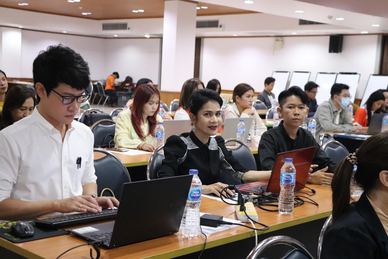 18. โครงการอบรมเชิงปฏิบัติการการวิเคราะห์และประเมินผลตอบแทนทางสังคม SROI ของโครงการตามยุทธศาสตร์การพัฒนาท้องถิ่น
