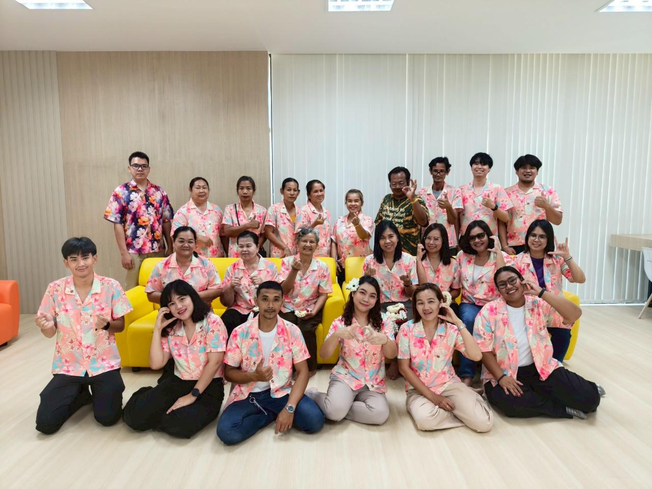 กิจกรรมรดน้ำดำหัว ของสำนักบริการวิชาการและจัดหารายได้