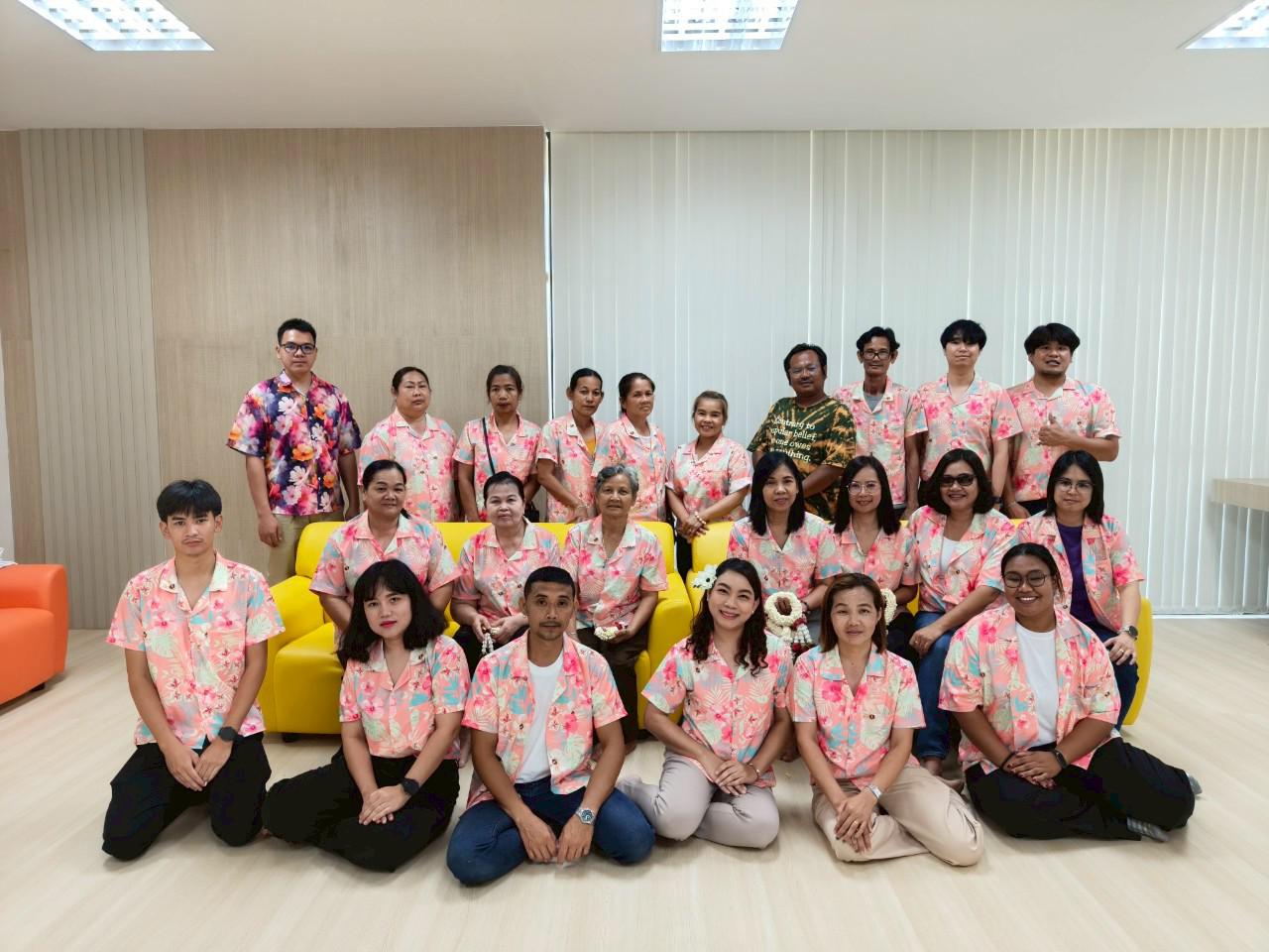 12. กิจกรรมรดน้ำดำหัว ของสำนักบริการวิชาการและจัดหารายได้