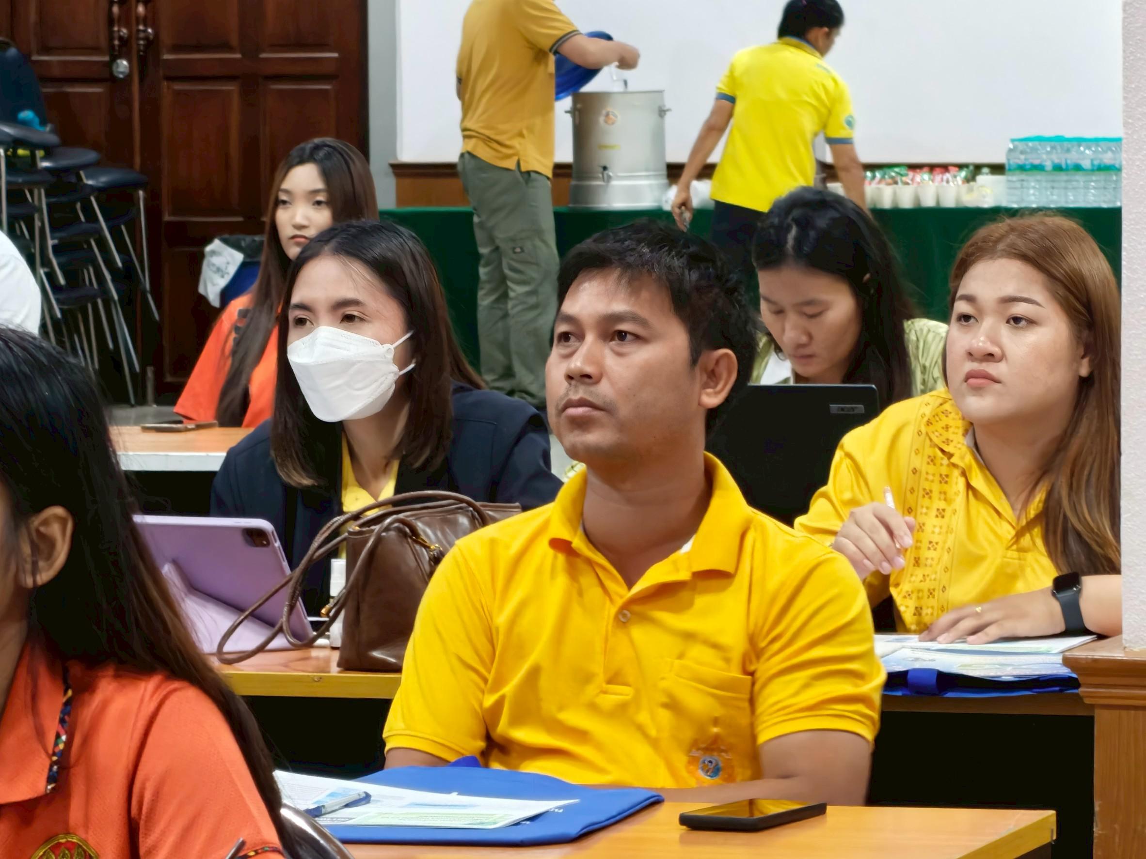 4. อบรมการใช้งานแพลตฟอร์มออนไลน์ Low Carbon City Platform เพื่อประเมินคาร์บอนฟุตพริ้นท์ (CFO) ณ ห้องประชุมทองกวาว ชั้น 2 อาคารทีปังกรรัศมีโชติ วันที่ 16 มิถุนายน 2568