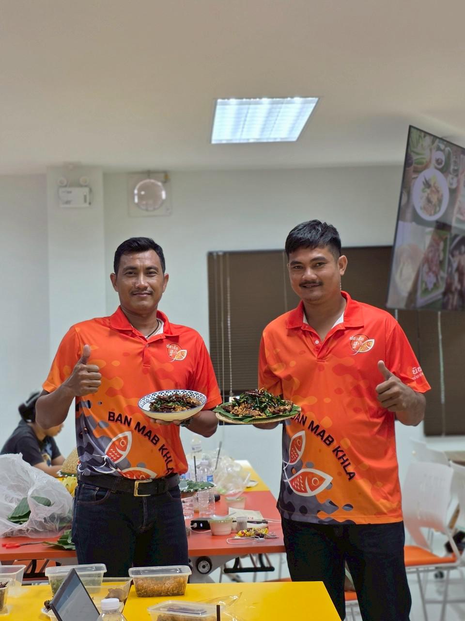 8. โครงการอบรมเพิ่มทักษะการตลาดออนไลน์ การถ่ายภาพสินค้า และการออกแบบสื่อด้วย Canva สำหรับผลิตภัณฑ์ชุมชน วันที่ 5 กรกฎาคม 2568