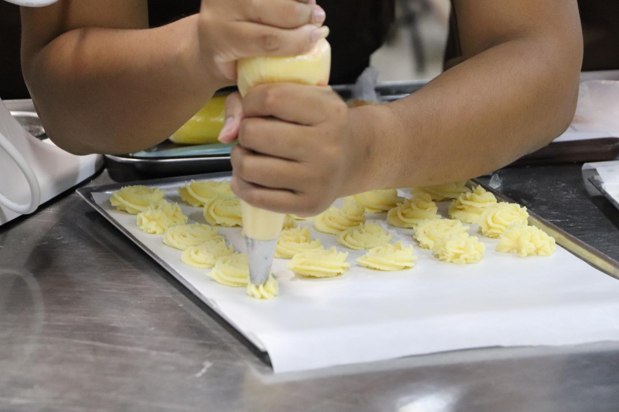 4. โครงการอบรมเชิงปฏิบัติการอาชีพที่ 2 อาชีพทำเบเกอรี่ ณ ห้องแปรรูปอาหาร หลักสูตรนวัตกรรมและธุรกิจอาหาร ชั้น 1 19-20 กรกฎาคม 2568