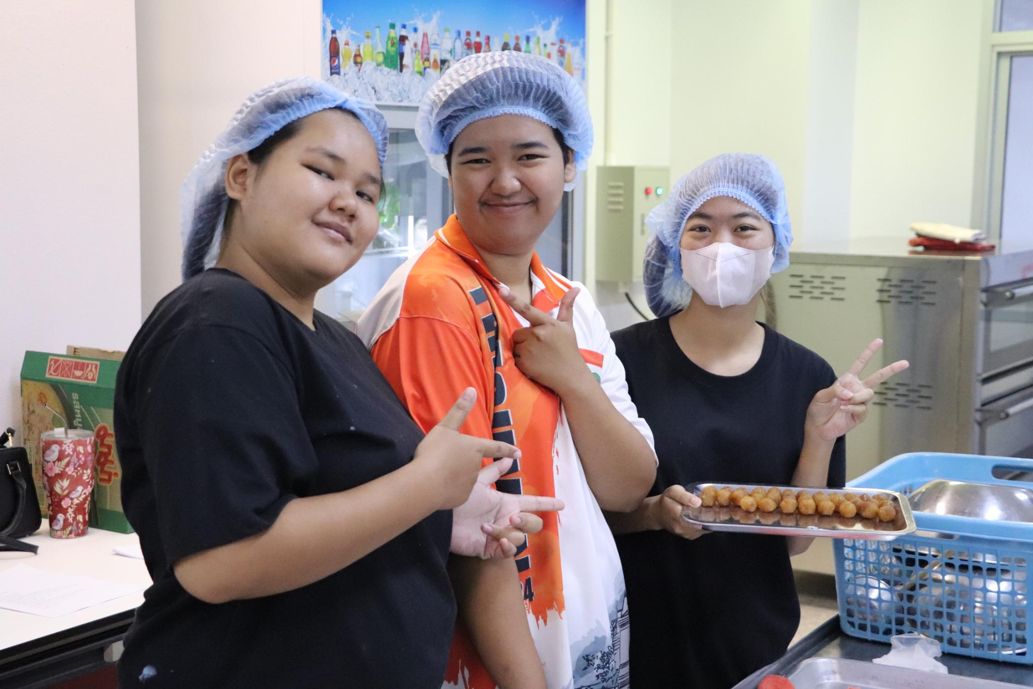 3. โครงการอบรมเชิงปฏิบัติการอาชีพที่ 2 อาชีพทำเบเกอรี่ ณ ห้องแปรรูปอาหาร หลักสูตรนวัตกรรมและธุรกิจอาหาร ชั้น 1 19-20 กรกฎาคม 2568