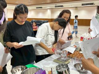 โครงการอบรมเชิงปฏิบัติการอาชีพที่ 2 อาชีพทำเบเกอรี่ (ชิโอปัง บลูเบอรี่ครัมเบิล) ณ ห้องประชุมลีลาวดี ชั้น 2 วันที่ 2-3 สิงหาคม 2568