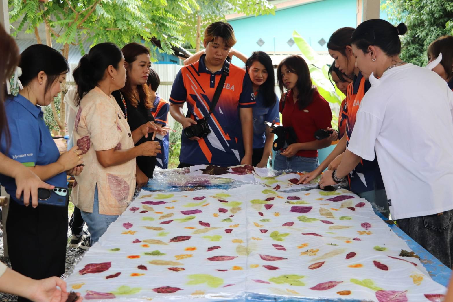 14. เปิดศูนย์เรียนรู้และจำหน่ายกล้วยไข่ GI หนุนเกษตรกรยกระดับคุณภาพผลผลิต ณ วิสาหกิจชุมชนเกษตรกล้วยไข่ ตำบลท่าพุทรา อำเภอคลองขลุง จังหวัดกำแพงเพชร วันที่ 15 สิงหาคม 2568