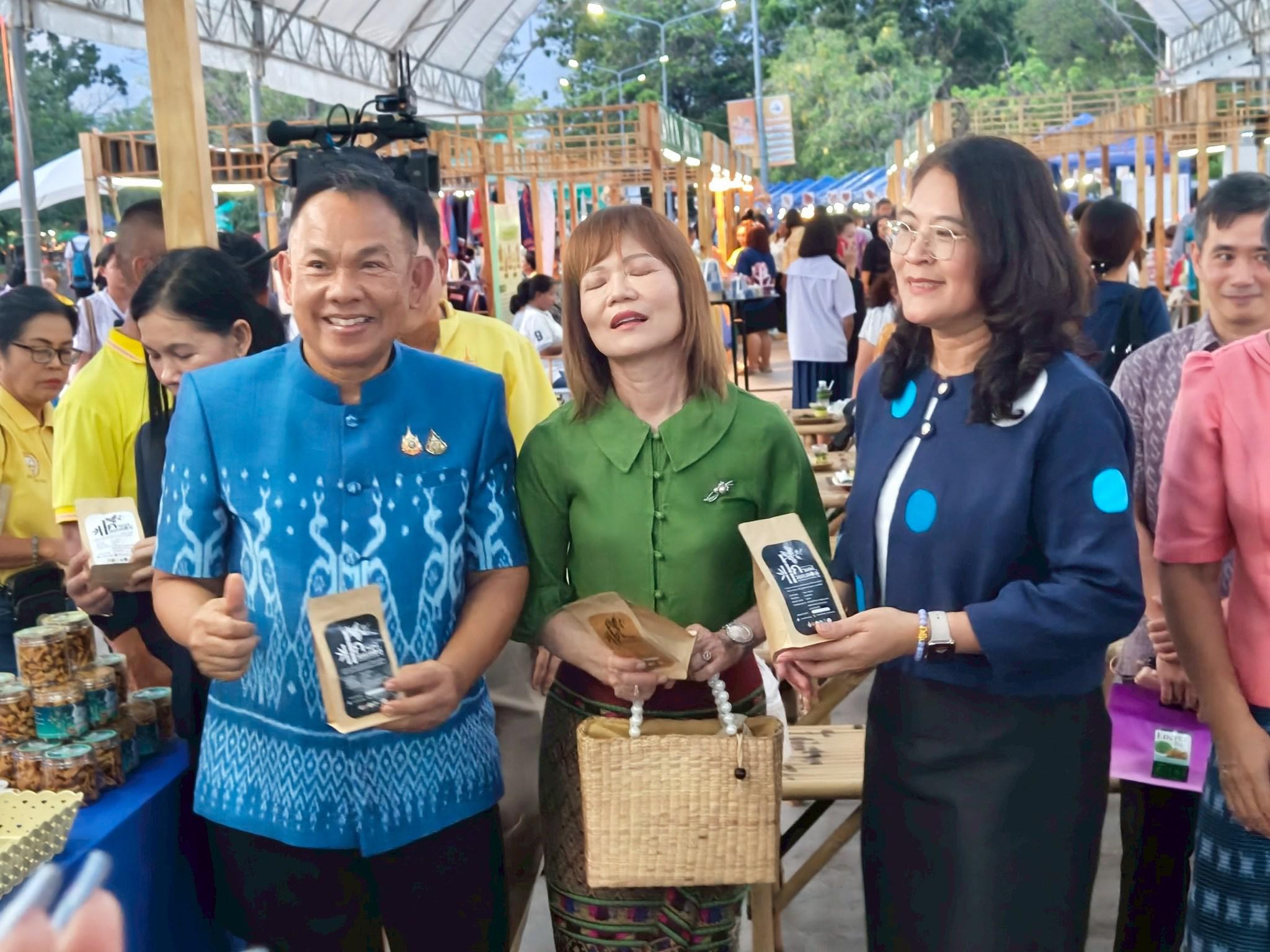 9. งานนิทรรศการแสดงสินค้าผลิตภัณฑ์ชุมชนสู่ตลาดสีเขียว KPRU OTOP GREEN PING FAIRS 2025 ณ  บริเวณหอประชุมทีปังกรรัศมีโชติวันที่ 25 สิงหาคม 2568