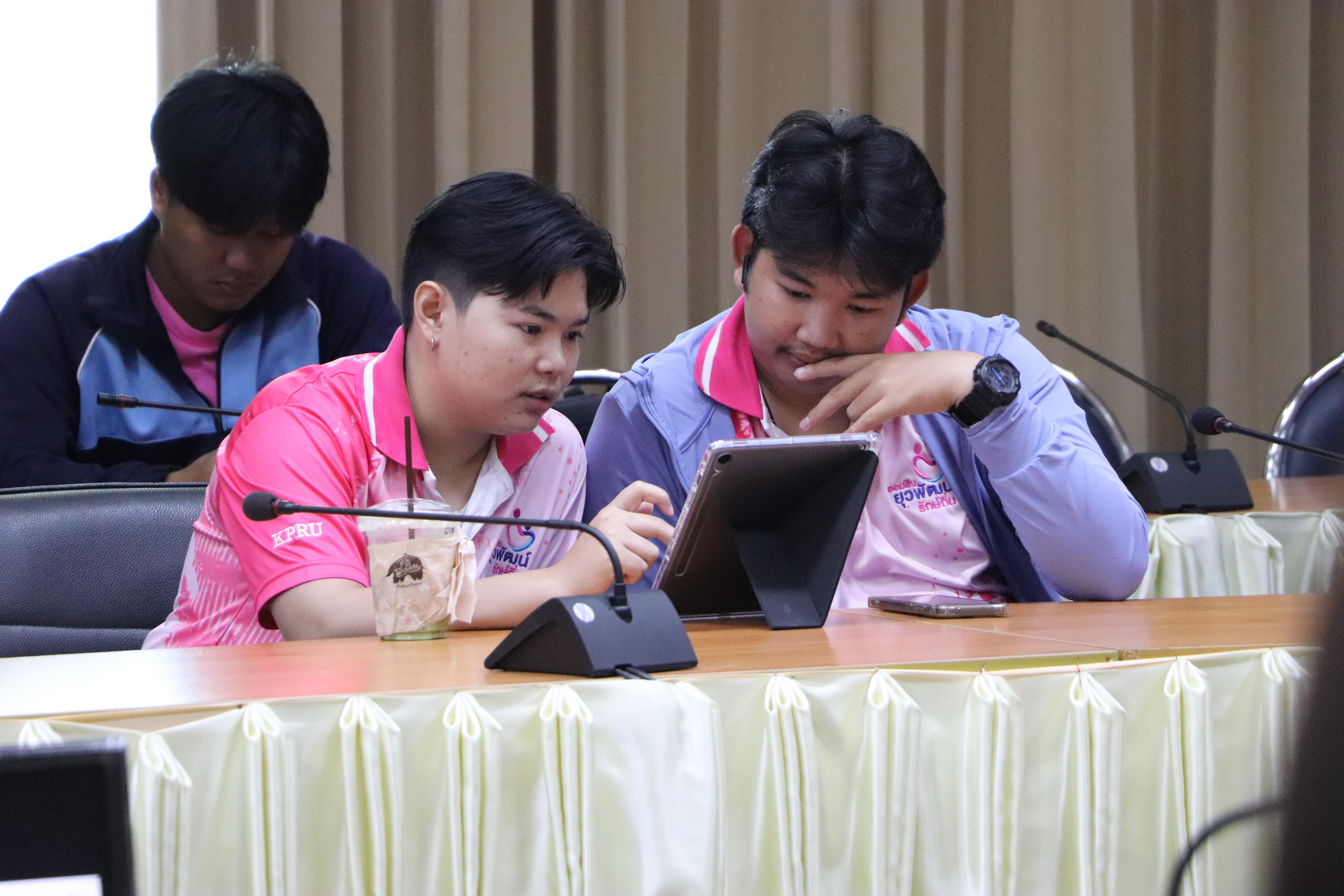 3. การนำเสนอผลสัมฤทธิ์ พร้อมทั้งเยี่ยมชมนิทรรศการ ณ บริเวณลานอเนกประสงค์ ชั้น 1 อาคารเรียนรวมและอำนวยการ (อาคาร 14)