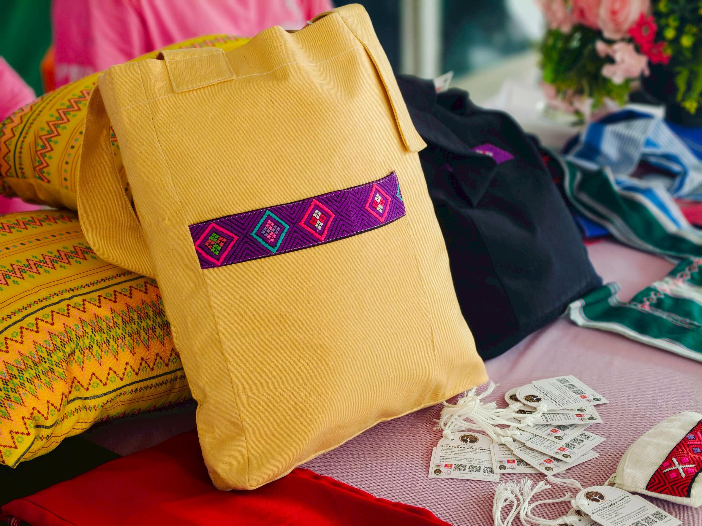 49. การนำเสนอผลสัมฤทธิ์ พร้อมทั้งเยี่ยมชมนิทรรศการ ณ บริเวณลานอเนกประสงค์ ชั้น 1 อาคารเรียนรวมและอำนวยการ (อาคาร 14) วันที่ 9 กันยายน 2568