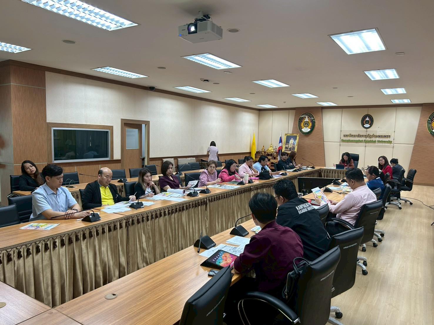 1. ประชุมคณะ ผู้บริหารสำนัก สถาบัน และกองงาน เพื่อหารือแนวทางการขับเคลื่อน “THAPUTSA MODEL” ชั้น 8 อาคารเรียนรวมและอำนวยการ (อาคาร 14) เมื่อวันที่ 30 กันยายน 2568