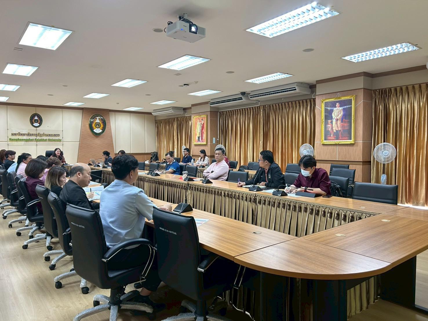 9. การประชุมคณะ ผู้บริหารสำนัก สถาบัน และกองงาน เพื่อหารือแนวทางการขับเคลื่อน “THAPUTSA MODEL” ชั้น 8 อาคารเรียนรวมและอำนวยการ (อาคาร 14) เมื่อวันที่ 30 กันยายน 2568