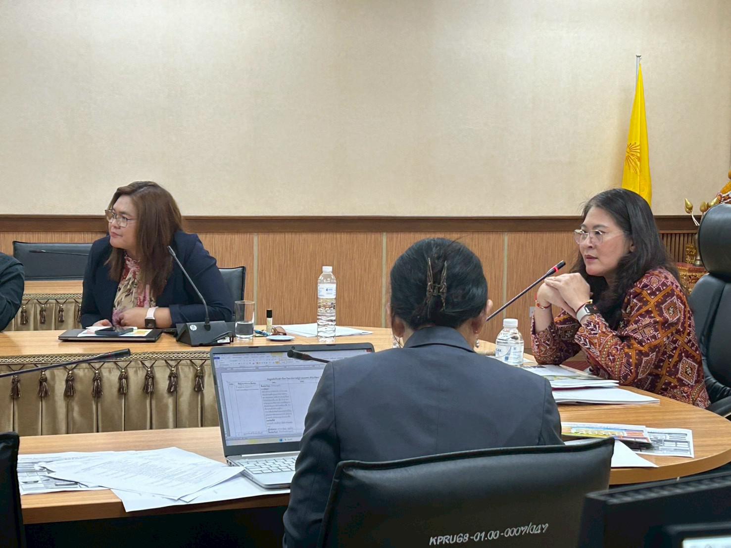 13. การประชุมคณะ ผู้บริหารสำนัก สถาบัน และกองงาน เพื่อหารือแนวทางการขับเคลื่อน “THAPUTSA MODEL” ชั้น 8 อาคารเรียนรวมและอำนวยการ (อาคาร 14) เมื่อวันที่ 30 กันยายน 2568