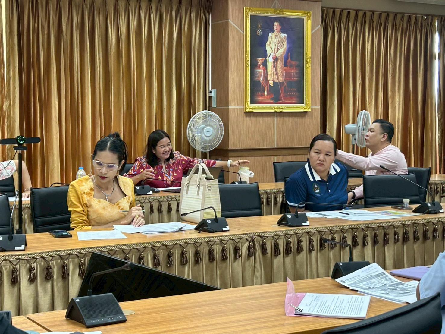 17. การประชุมคณะ ผู้บริหารสำนัก สถาบัน และกองงาน เพื่อหารือแนวทางการขับเคลื่อน “THAPUTSA MODEL” ชั้น 8 อาคารเรียนรวมและอำนวยการ (อาคาร 14) เมื่อวันที่ 30 กันยายน 2568