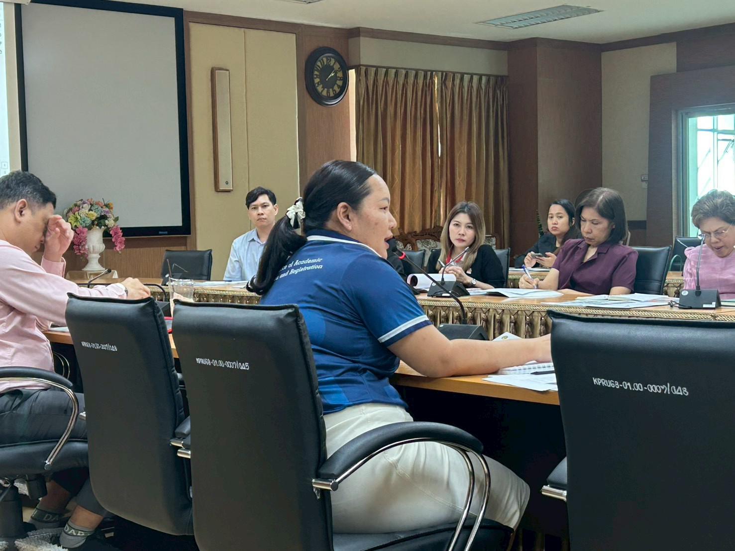 2. ประชุมคณะ ผู้บริหารสำนัก สถาบัน และกองงาน เพื่อหารือแนวทางการขับเคลื่อน “THAPUTSA MODEL” เมื่อวันที่ 30 กันยายน 2568 ณ ชั้น 8 อาคารเรียนรวมและอำนวยการ (อาคาร 14)