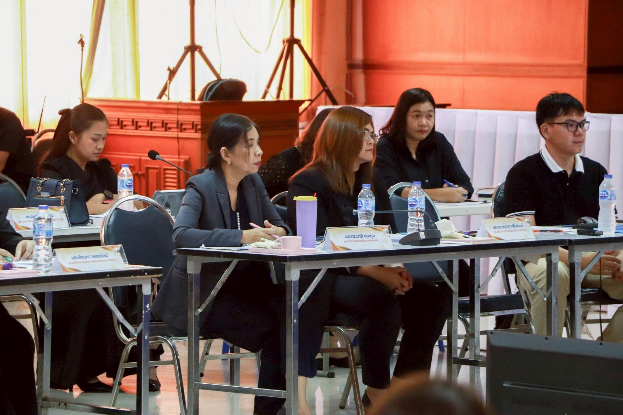 42. การประชุมปรึกษาหารือเกี่ยวกับการผลดำเนินงานโครงการยุทธศาสตร์มหาวิทยาลัยราชภัฏเพื่อการพัฒนาท้องถิ่น ประจำปีงบประมาณ 2568 และเพื่อวางแผนขับเคลื่อนโมเดลขจัดความยากจน ประจำปีงบประมาณ 2569 ณ ที่ว่าการอำเภอคลองขลุง วันที่ 28 ตุลาคม 2568