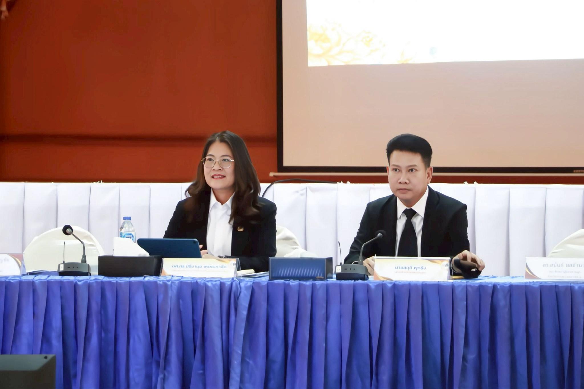 55. การประชุมปรึกษาหารือเกี่ยวกับการผลดำเนินงานโครงการยุทธศาสตร์มหาวิทยาลัยราชภัฏเพื่อการพัฒนาท้องถิ่น ประจำปีงบประมาณ 2568 และเพื่อวางแผนขับเคลื่อนโมเดลขจัดความยากจน ประจำปีงบประมาณ 2569 ณ ที่ว่าการอำเภอคลองขลุง วันที่ 28 ตุลาคม 2568