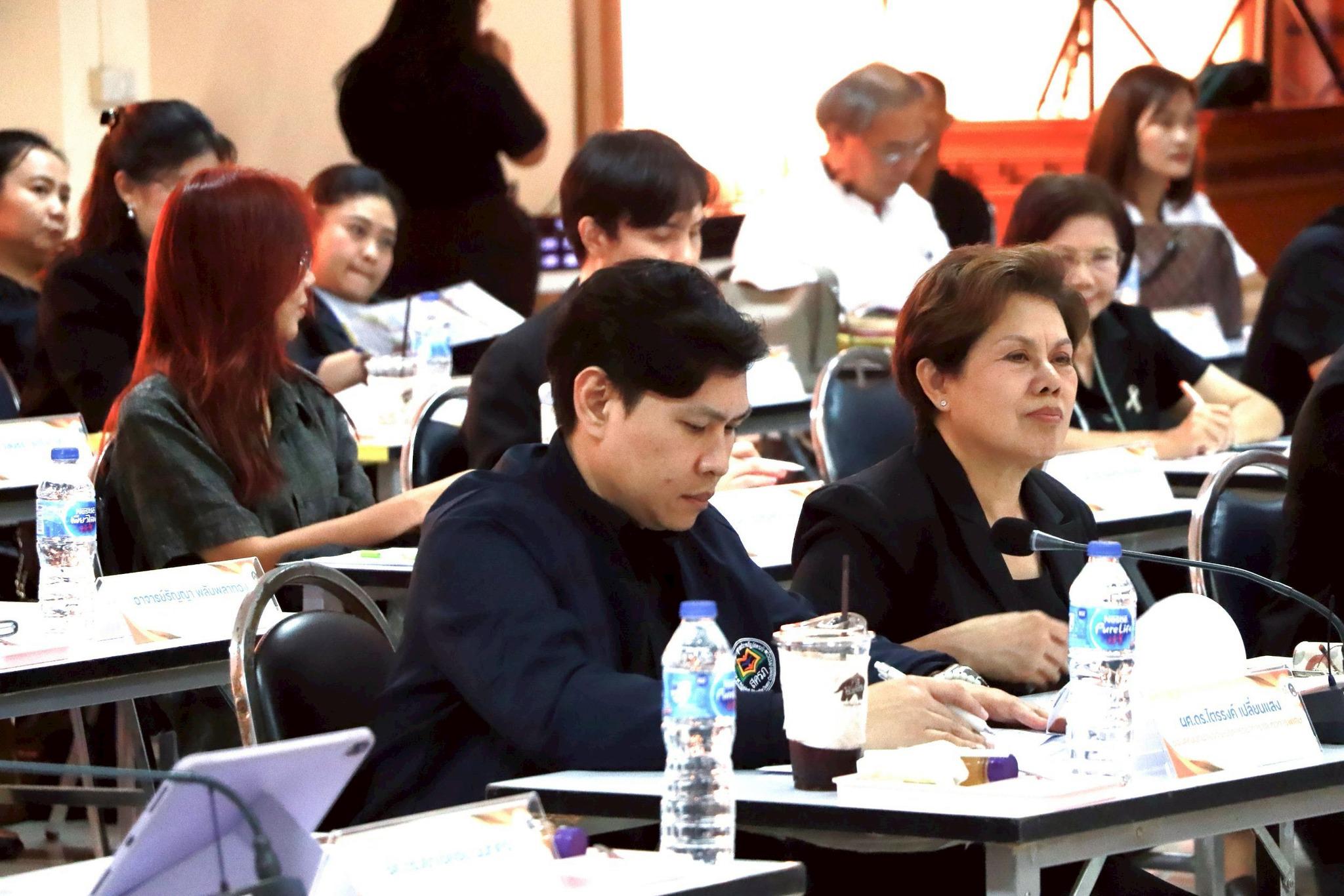 60. การประชุมปรึกษาหารือเกี่ยวกับการผลดำเนินงานโครงการยุทธศาสตร์มหาวิทยาลัยราชภัฏเพื่อการพัฒนาท้องถิ่น ประจำปีงบประมาณ 2568 และเพื่อวางแผนขับเคลื่อนโมเดลขจัดความยากจน ประจำปีงบประมาณ 2569 ณ ที่ว่าการอำเภอคลองขลุง วันที่ 28 ตุลาคม 2568