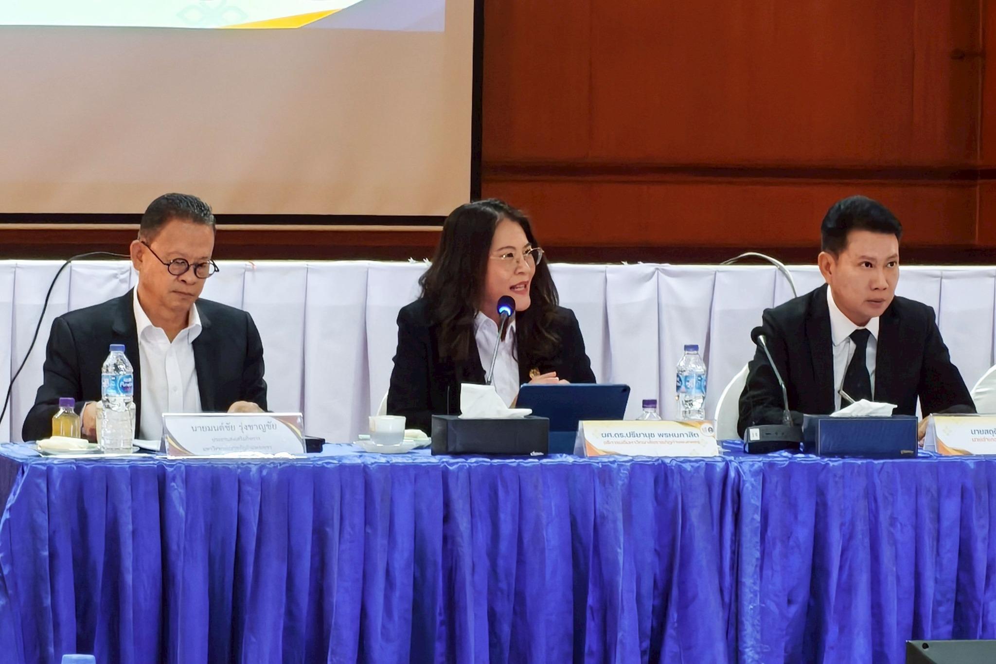 72. การประชุมปรึกษาหารือเกี่ยวกับการผลดำเนินงานโครงการยุทธศาสตร์มหาวิทยาลัยราชภัฏเพื่อการพัฒนาท้องถิ่น ประจำปีงบประมาณ 2568 และเพื่อวางแผนขับเคลื่อนโมเดลขจัดความยากจน ประจำปีงบประมาณ 2569 ณ ที่ว่าการอำเภอคลองขลุง วันที่ 28 ตุลาคม 2568