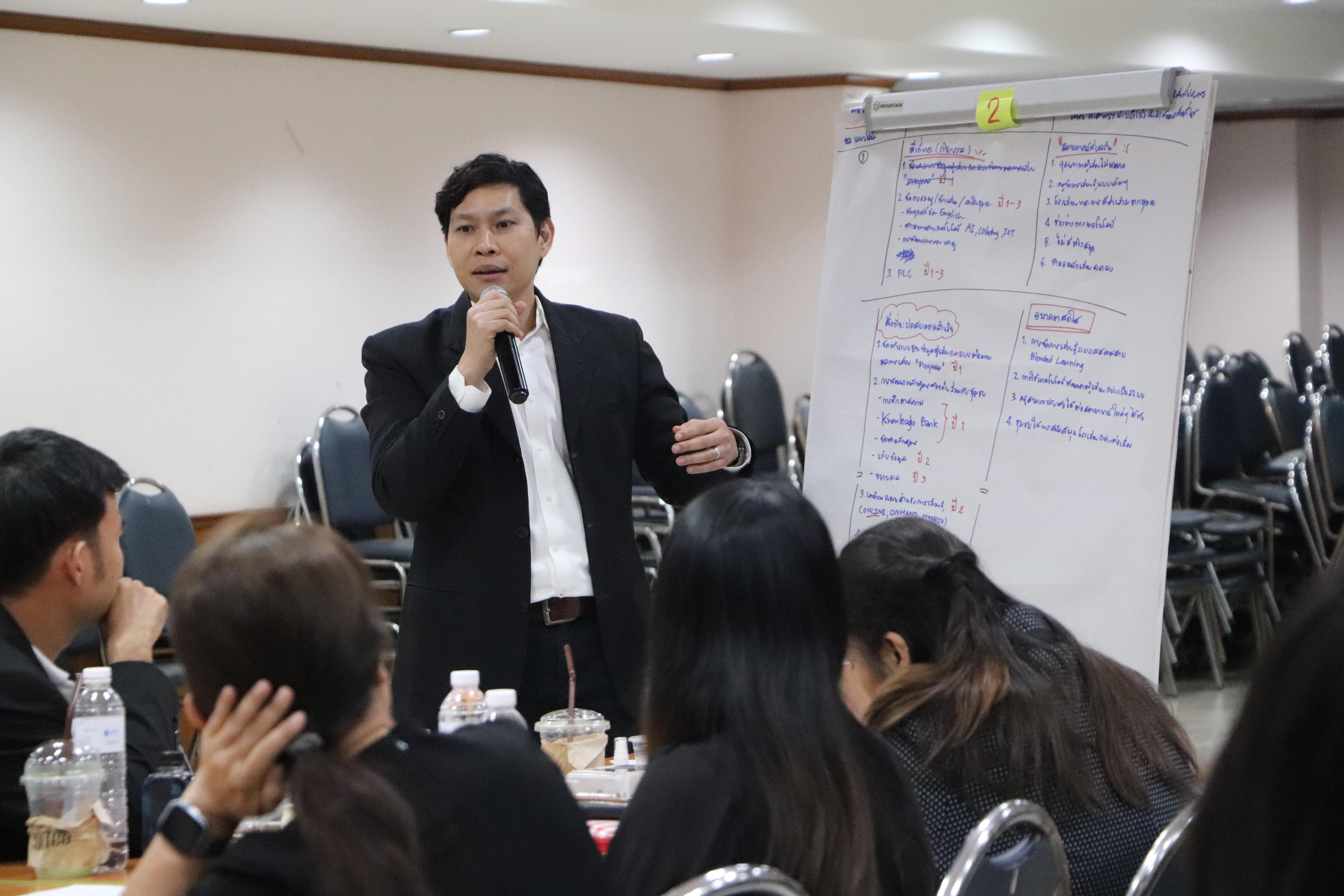 37. การขับเคลื่อนโมเดลขจัดความยากจน THAPHUTSA MODEL ตำบลท่าพุทรา อำเภอคลองขลุง จังหวัดกำแพงเพชร ณ ห้องประชุมลีลาวดี ชั้น 2 อาคารทีปังกรรัศมีโชติ มหาวิทยาลัยราชภัฏกำแพงเพชร 24 พ.ย. 2568