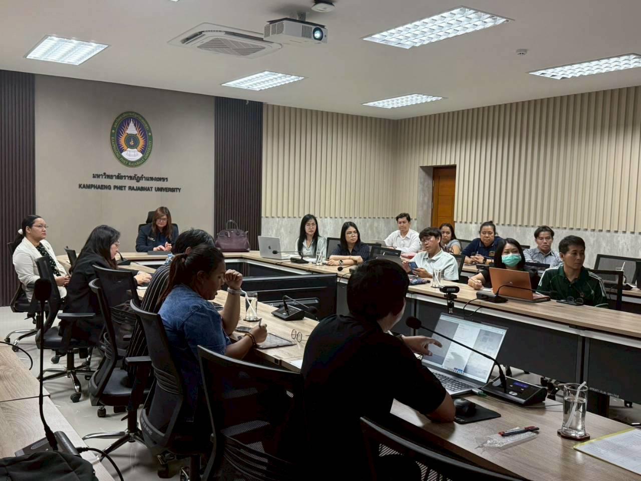 4. ประชุมชี้แจงแก่ผู้รับผิดชอบศูนย์ความเป็นเลิศ จำนวน 13 ศูนย์ ณ LPC วันที่ 21 มกราคม 2569