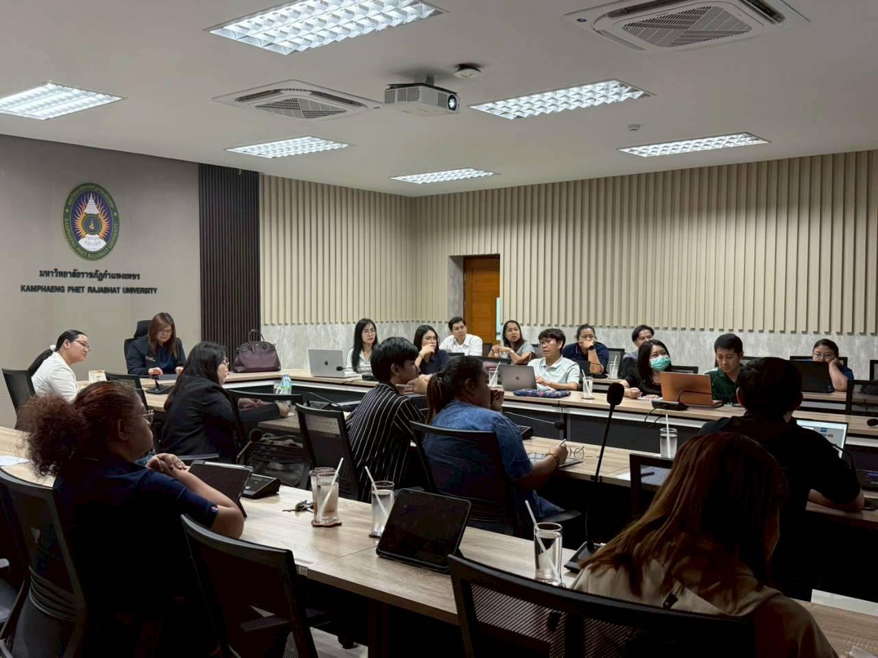 11. ประชุมชี้แจงแก่ผู้รับผิดชอบศูนย์ความเป็นเลิศ จำนวน 13 ศูนย์ ณ LPC วันที่ 21 มกราคม 2569