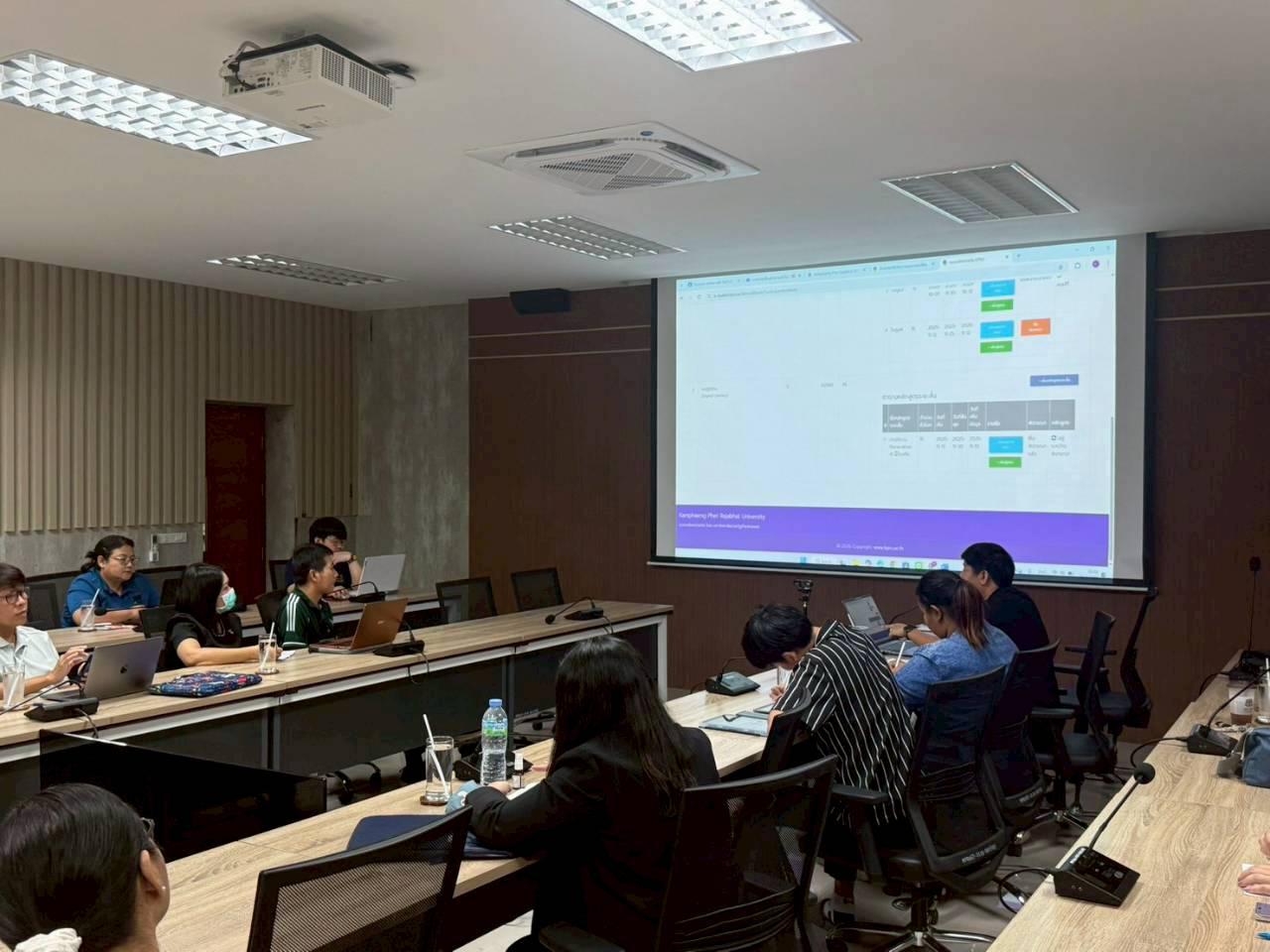 3. ประชุมชี้แจงแก่ผู้รับผิดชอบศูนย์ความเป็นเลิศ จำนวน 13 ศูนย์ ณ LPC วันที่ 21 มกราคม 2569