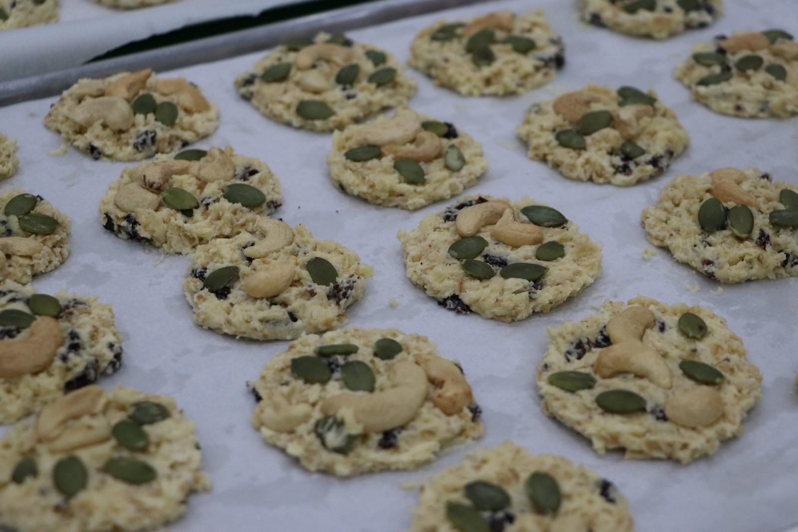 8. ครงการอบรมเชิงปฏิบัติการอาชีพที่ 2 อาชีพทำคุกกี้ข้าวโอ๊ต