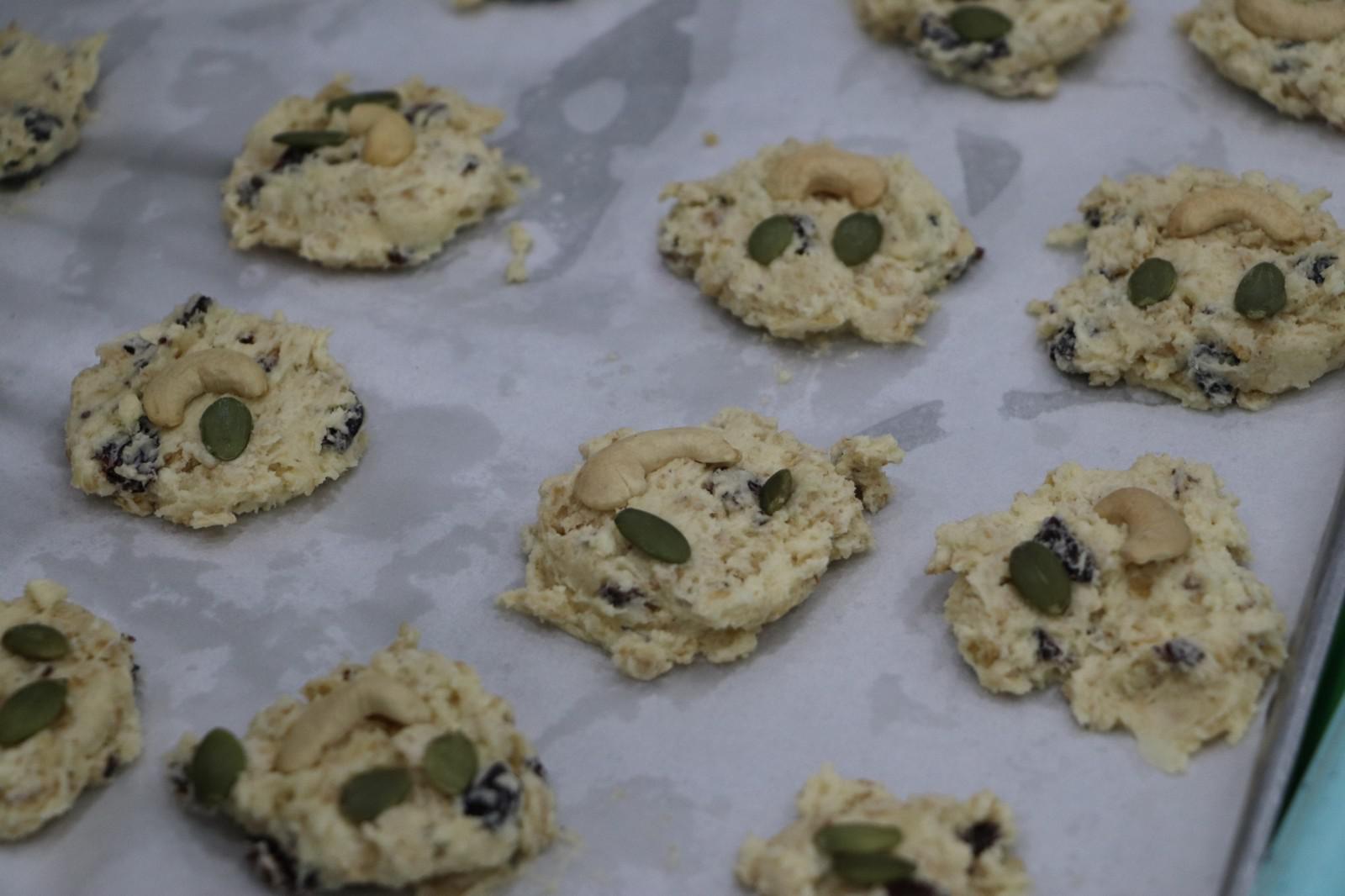 11. ครงการอบรมเชิงปฏิบัติการอาชีพที่ 2 อาชีพทำคุกกี้ข้าวโอ๊ต