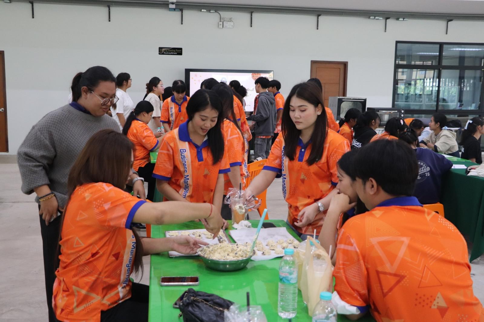 18. ครงการอบรมเชิงปฏิบัติการอาชีพที่ 2 อาชีพทำคุกกี้ข้าวโอ๊ต