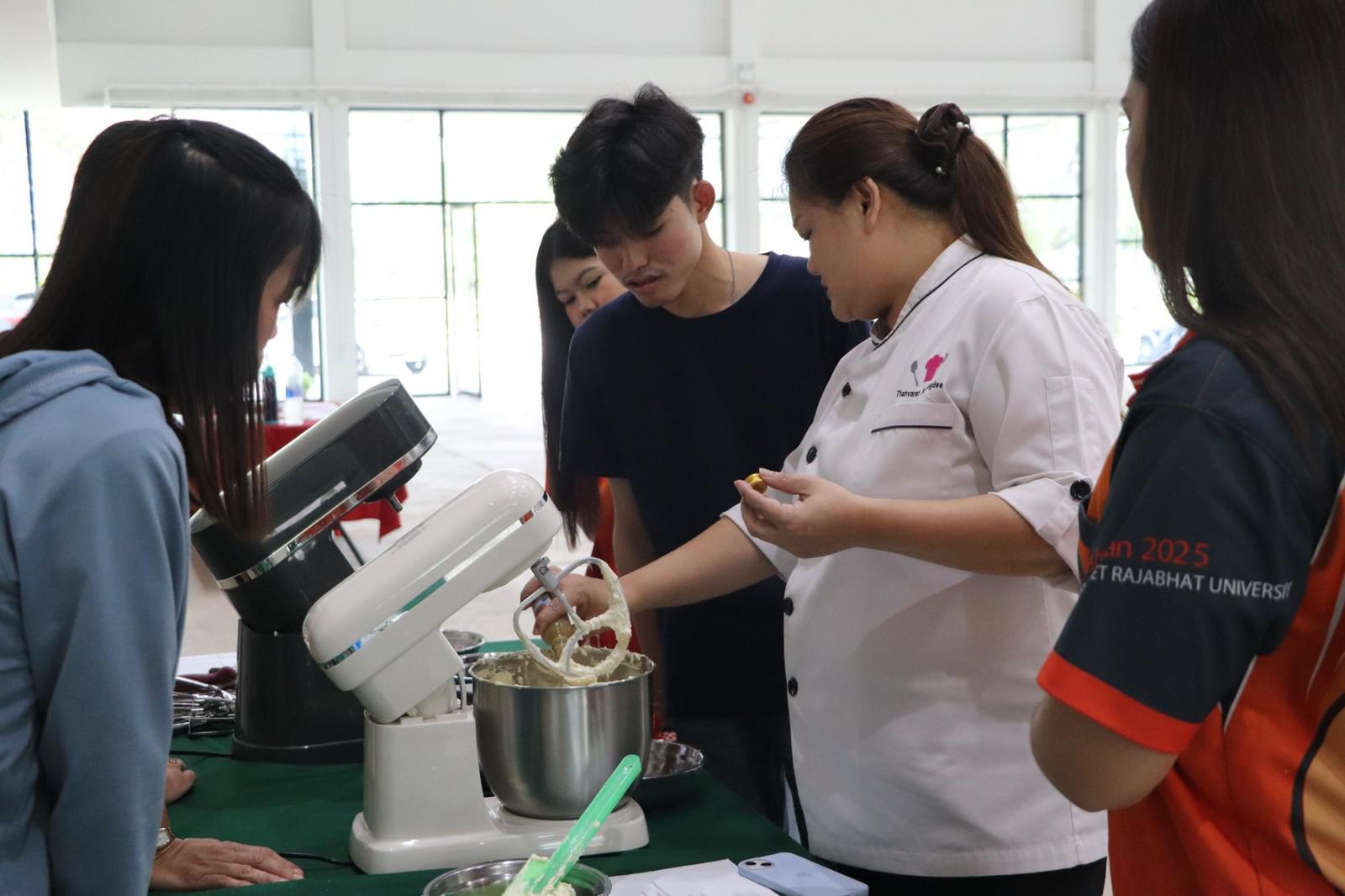 30. ครงการอบรมเชิงปฏิบัติการอาชีพที่ 2 อาชีพทำคุกกี้ข้าวโอ๊ต